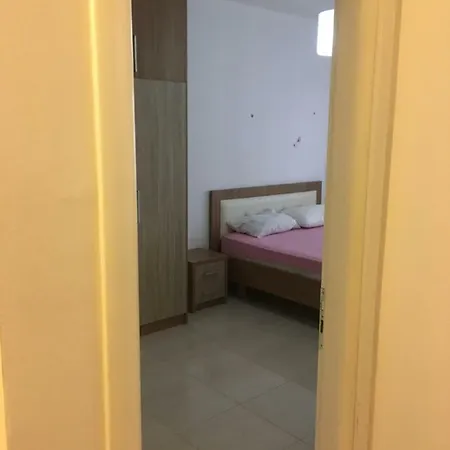 White - Luxury Family Apartment